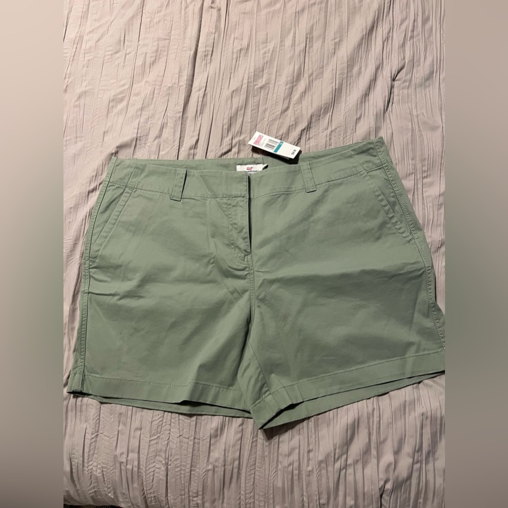 Vineyard Vines Women's Green Shorts